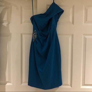 Jessica Howard: One Shoulder Mid Length Dress